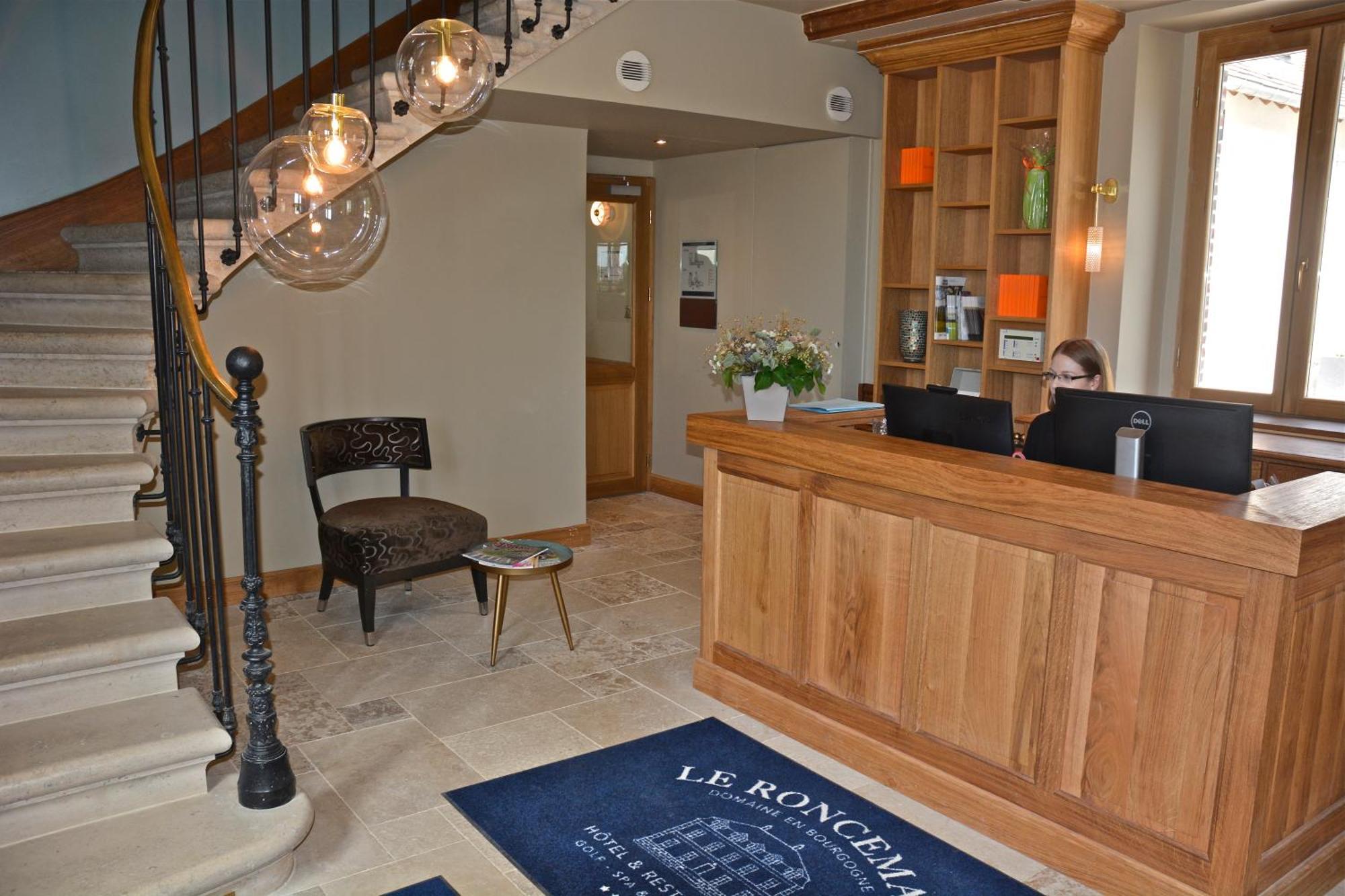Domaine Du Roncemay - Hotel, Restaurants, Spa & Golf Aillant-sur-Tholon Eksteriør billede